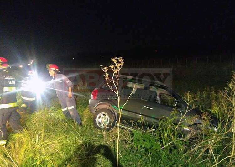 Imprudente sobrepaso deja como saldo un herido en triple choque en la ruta 74