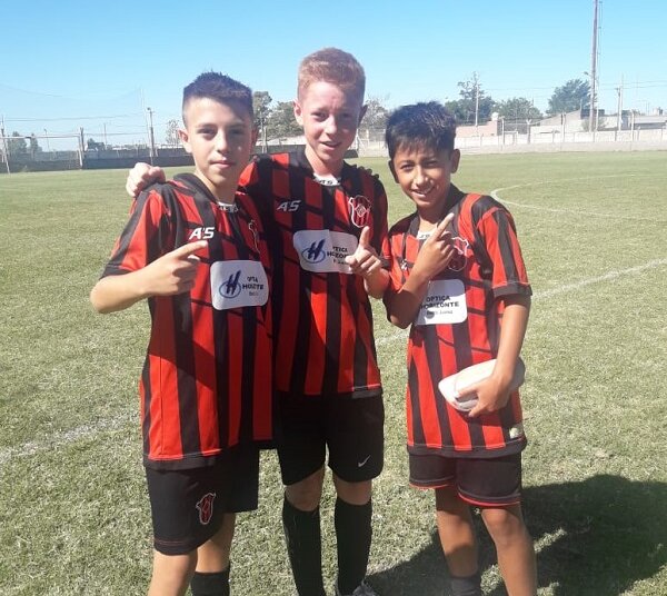 Infantil: Juarense ganó en sus cuatro categorías en el inicio de la URD