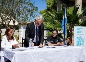 Alak creó la Comisión de Políticas de Género y presentó el protocolo para casos de Violencia Laboral