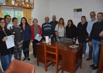 Entrega de subsidios al Jardín y Escuela de Estación López