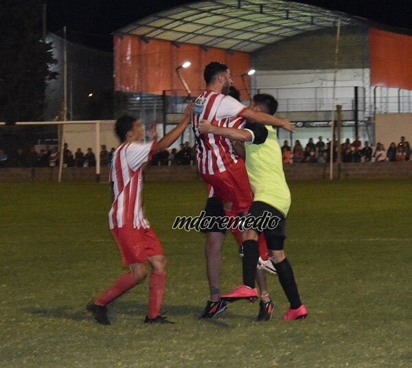 Alumni se quedó con el clásico y el pase a la semifinales  de la Copa Aiello