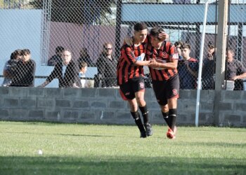 Ferro se lo ganó a Juarense en los últimos cinco minutos, fue 2 a 1 el final