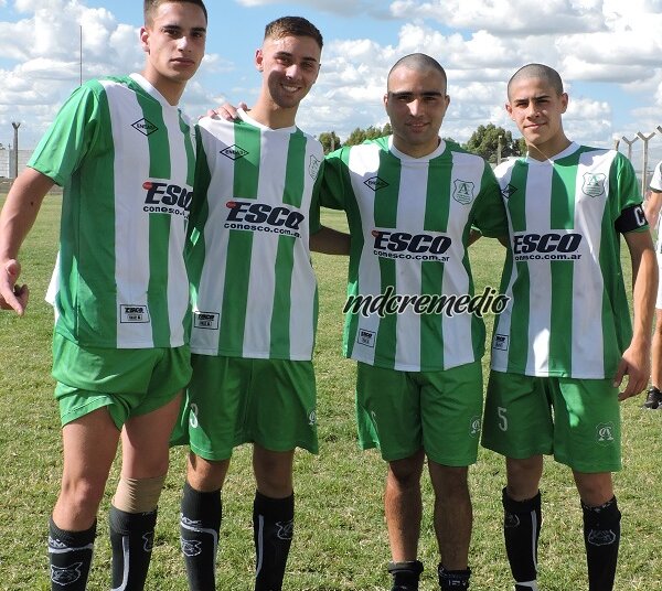 Argentino goleó a Excursionistas con goles de Fournier, Zambón, Riganti y Aladro