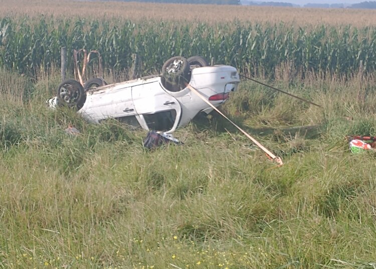 Un auto volcó sobre la ruta 74; iba con cuatro ocupantes