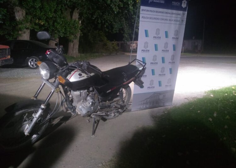 Un menor de edad de JN Fernández conducía una moto sin documentación