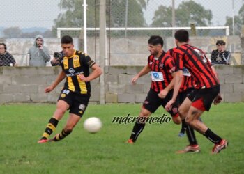 Juarense le ganaba a Santamarina pero de penal en el minuto 54 la visita logró la igualdad