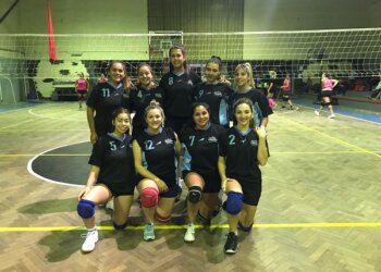 Amistoso en Barker, Loma Negra recibió a la Escuela Municipal de Vóley