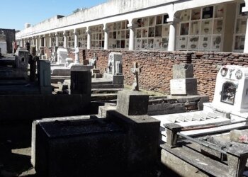 Semana Santa: habrá doble turno de servicio de combis al cementerio