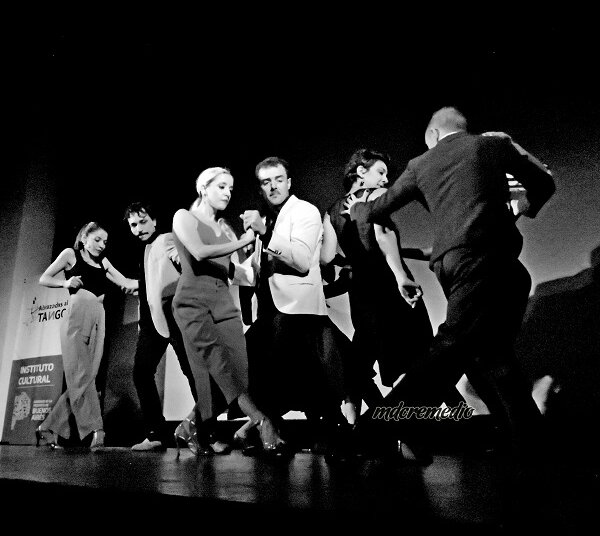 Más de 500 bailarines se dieron cita en el programa “Abrazadxs por el Tango”