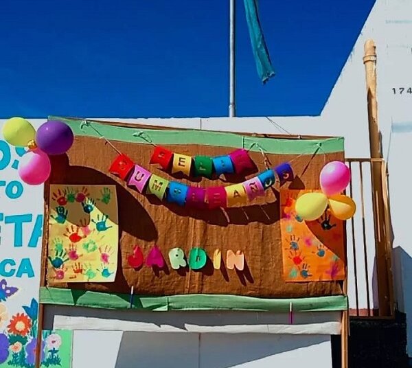 El Jardín 902 festejó su cumpleaños, globos, torta y mucha diversión