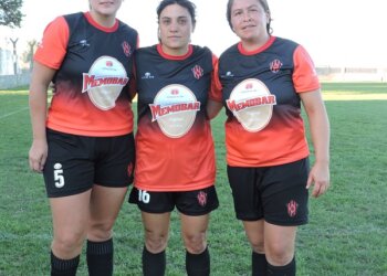 Las chicas de Juarense consiguieron su primera victoria, fue 3 a 2 ante Excursionistas