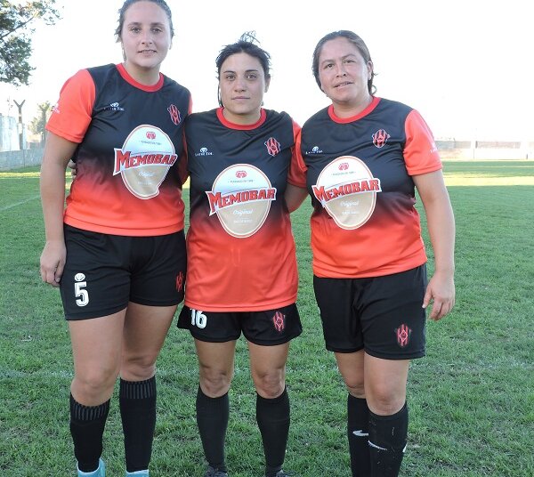 Las chicas de Juarense consiguieron su primera victoria, fue 3 a 2 ante Excursionistas