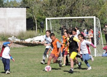Se realizó el 1er Encuentro Barrial, fútbol y magia en la jornada de domingo