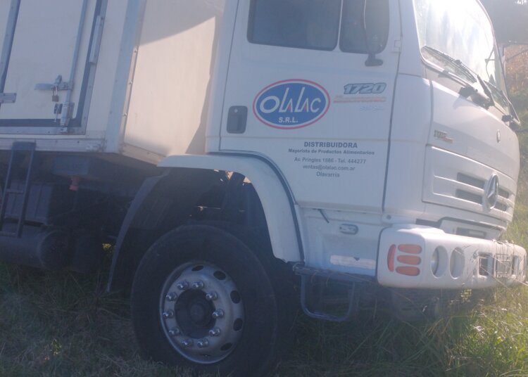Un auto y un camión chocaron en la ruta nacional 3