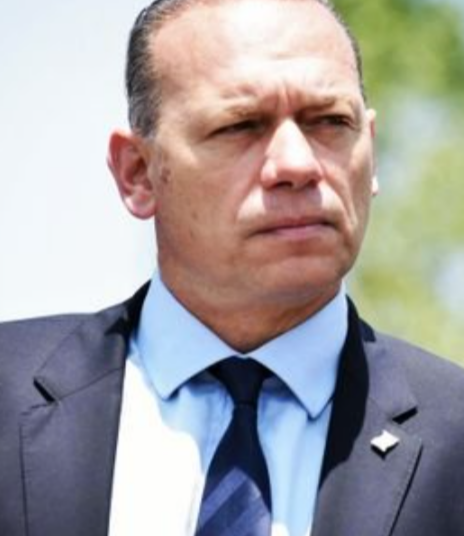 El Ministro Berni llega a Juárez para la entrega de móviles