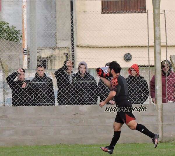 En la última se define el campeón. La Uni le ganó a Juarense y se metió en la discusión