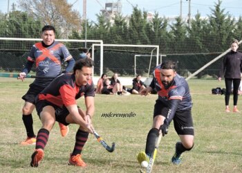 Invictos y punteros: los varones de Juarense le ganaron a Bancario en Juárez