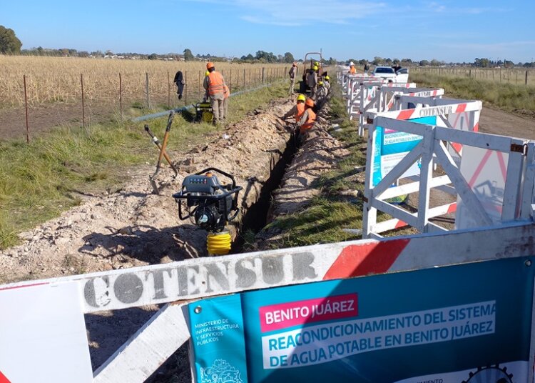 Con la presencia de autoridades provinciales se dio inicio a la obra de Reacondicionamiento del Sistema de Agua Potable