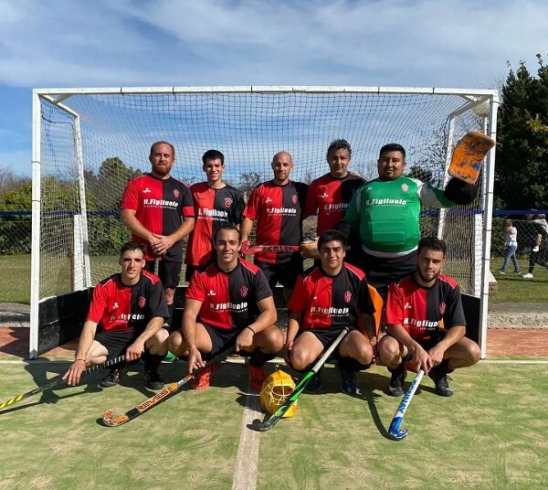Hockey Masculino: Juarense ganó y es más puntero que nunca