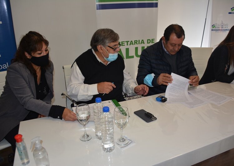 Se concretó la firma del convenio para estudiantes de medicina con la UNICEN