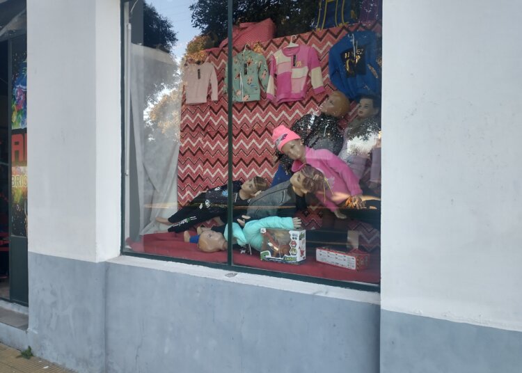 Robo en el comercio ubicado en Catamarca y Lavalle