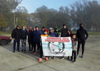 Jornada de frío y neblina pero los ciclistas cumplieron con la Vuelta a Las Lomas