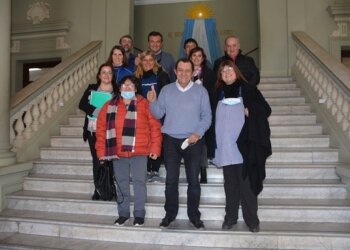 Julio Marini recibió a los nuevos integrantes de la Cooperadora de Casa Juárez Tandil