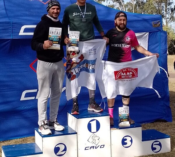 Podio para Maira Cardoso de la Cueva Training en el Cross La Isla