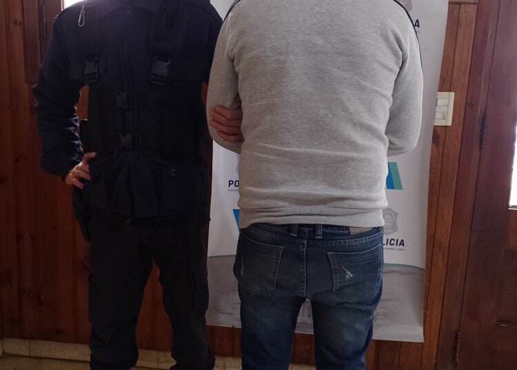 Dos aprehensiones por disturbios en la vía pública