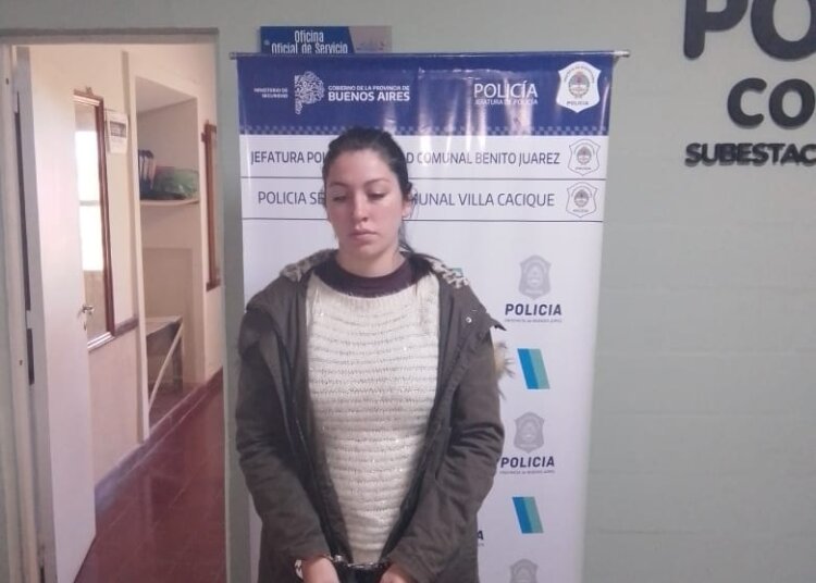 Dos mujeres fueron aprehendidas en Barker por policías locales