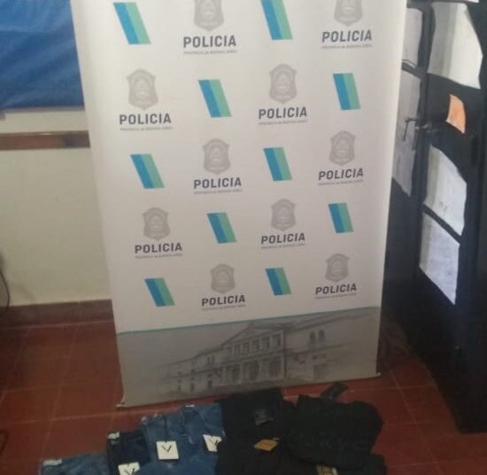 Dos mujeres fueron aprehendidas en Barker por policías locales