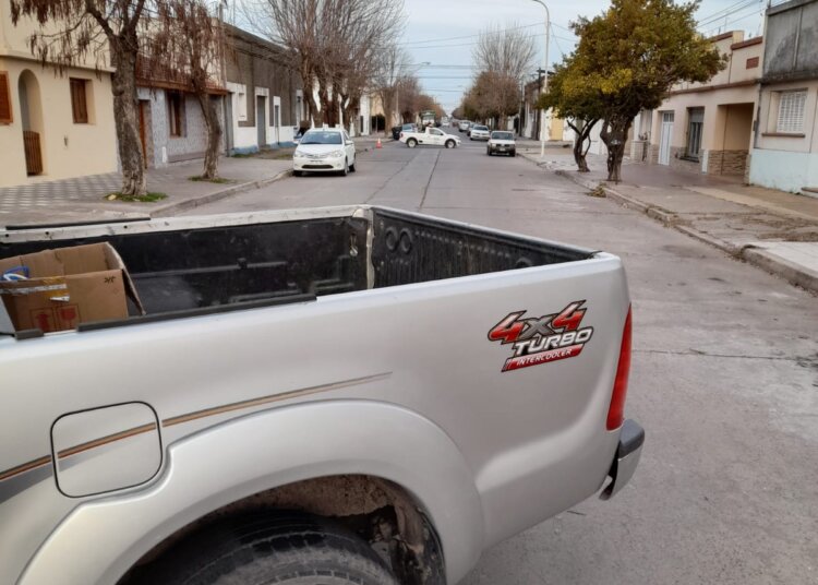 Un nuevo accidente entre camioneta y moto, deja como salgo a una mujer herida
