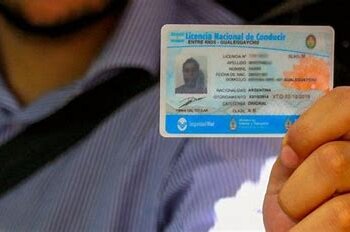 Listado de personas que deberán renovar su licencia de conducir