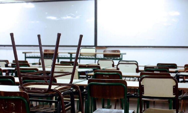 El lunes habrá paro de auxiliares en las escuelas