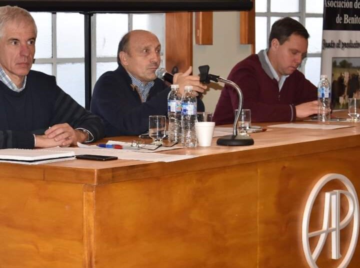 «Hoy nadie tienen la capacidad política de decidir que vamos a hacer» aseguró Salaverry