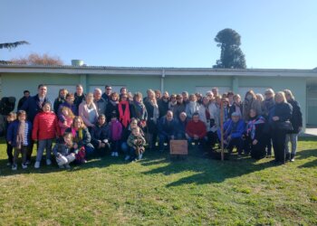 La promoción 70´recordó a sus compañeros con el árbol de «La Eternidad»