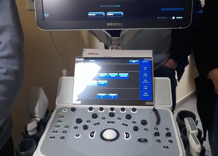 La Asociación Amigos del Hospital hizo entrega de un ecógrafo de alta definición