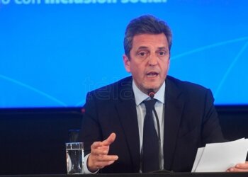 El lunes se anunciará el nuevo esquema tarifario por regiones para agua, luz y gas