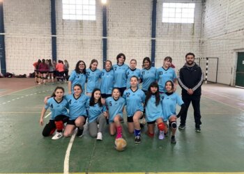 El equipo de Menores de la Escuela Municipal de Vóley femenino jugó en Chillar