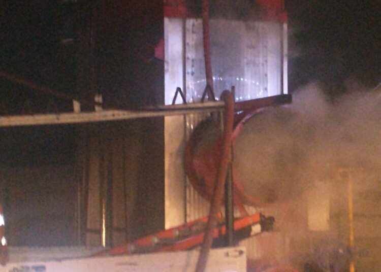 Incendio en una secadora cerealera en la Planta de Monteros Hnos