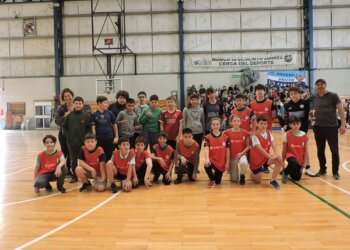 El CEF 50 recibió a la Unicén en la 1ra fecha de la Liga de Handball