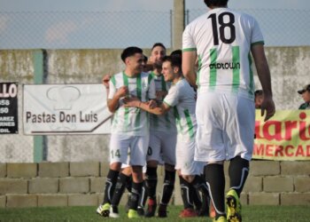Argentino goleó a Unión y quedó segundo a un punto del líder Dep. Rauch