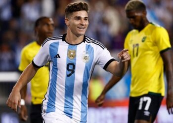 Con un doblete de Messi, Argentina goleó a Jamaica sin despeinarse