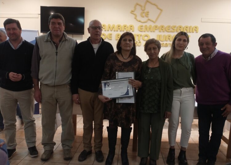 Se realizó el acto de reconocimientos por el día de la Industria