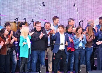 Kicillof encabezó el acto de apertura de Bonaerenses escoltado por el intendente Marini