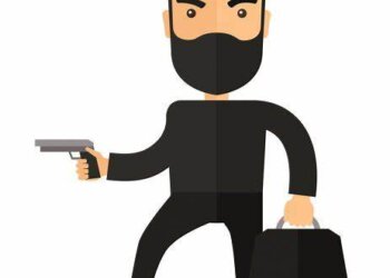 A punta de pistola y luego de atarla le robaron a una mujer en su domicilio