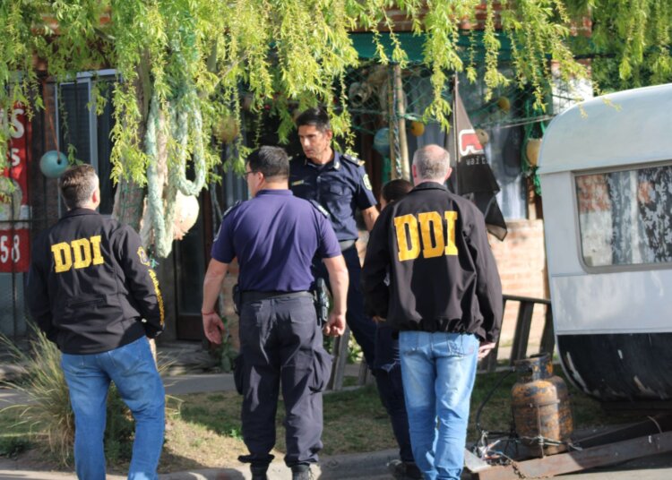 Allanamiento en domicilio juarense, ligado al caso de robo a mano armada