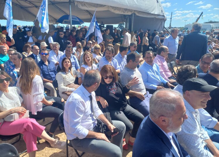 Julio Marini estuvo en el acto de inicio de obra de la Autopista de ruta 3