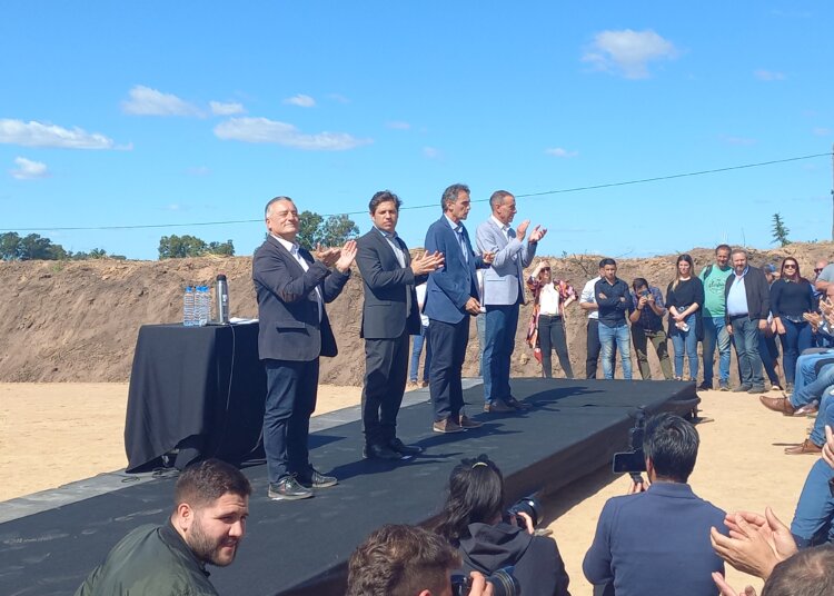 Julio Marini estuvo en el acto de inicio de obra de la Autopista de ruta 3
