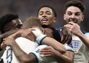 Inglaterra le metió media docena de goles a Irán en la apertura del grupo B